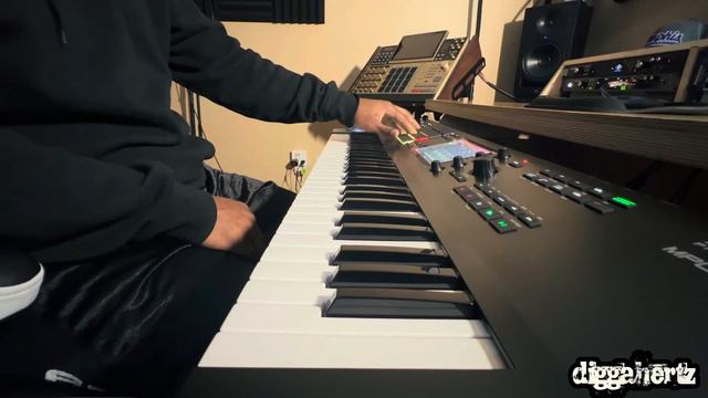 Akai MPC Key 61: "Dddd...dazed". смотреть онлайн