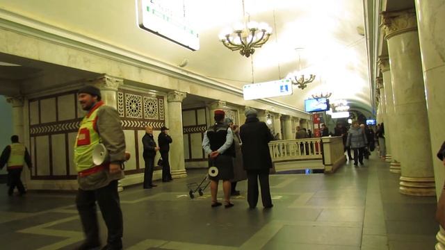 Станция метро Павелецкая-кольцевая (нет движения по радиальной) // 18.10.2014 смотреть онлайн