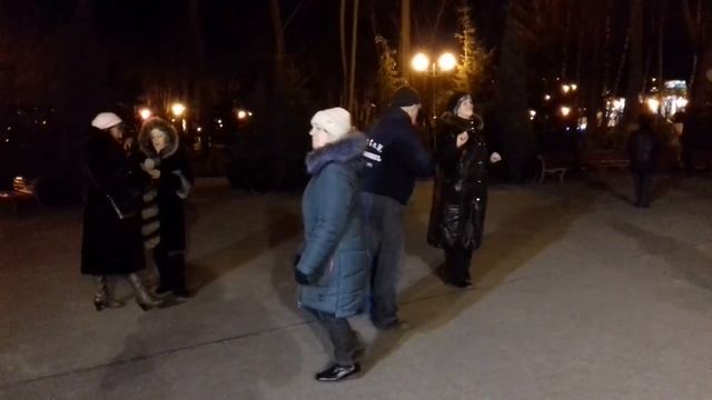 Белые розы!!! Танцы в парке Горького!!! Харьков Февраль 2021 смотреть онлайн