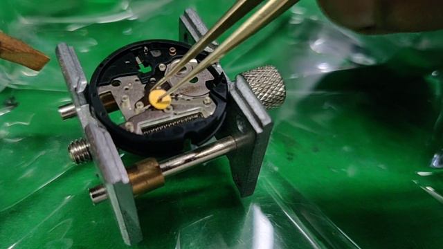 how to repair a zenart watch? Servicing Ronda cal.585 movement#watches #swiss смотреть онлайн