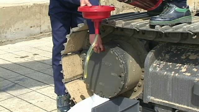 Change oil Track drive смотреть онлайн