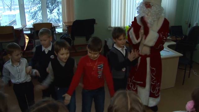 Дедушка Мороз - Николай. Новый год в 1 Б ШИК 16 смотреть онлайн