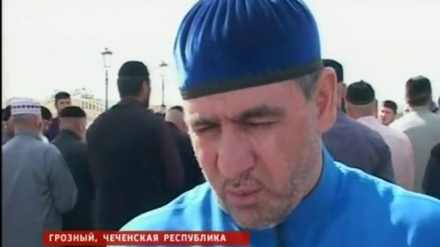 Рамзан Кадыров рыдает целуя чашу Мухаммеда! смотреть онлайн