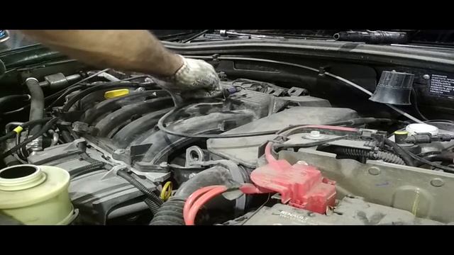 Renault Daster 2.0 16v Замена свечей зажигания, воздушного фильтра! смотреть онлайн