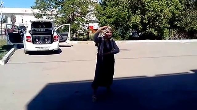 Громкий фронт на MTX Бабка жжет под эстраду [EXTREMESOUND] смотреть онлайн