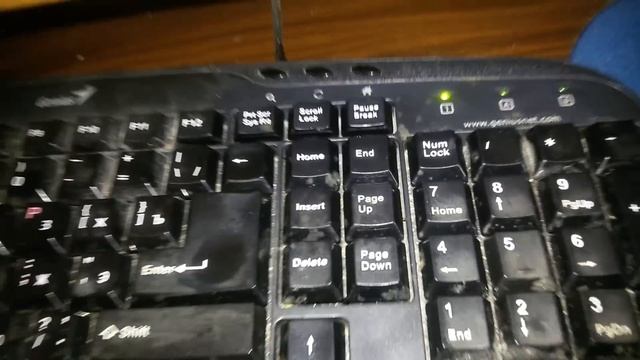 Обзор Тестирую Лизуна Для Чистки Клавиатуры смотреть онлайн