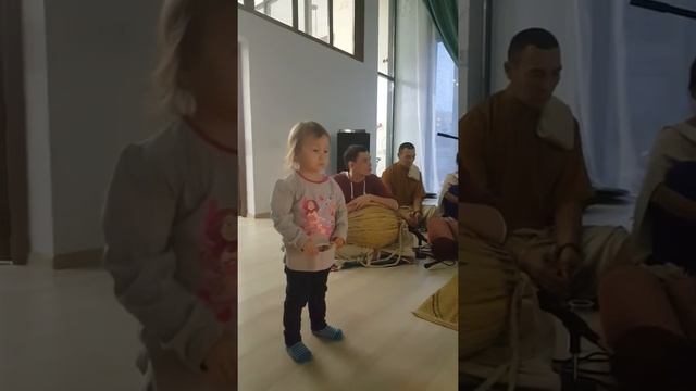 Медитация на флейту Кришны ?. Е.М. Чайтанья Чандра Чаран прабху Мантра Йога. Астана Киртан. смотреть онлайн