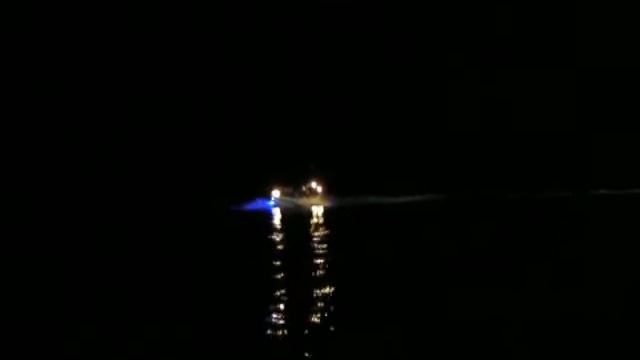 Ночная прогулка на лодке в Ялте смотреть онлайн