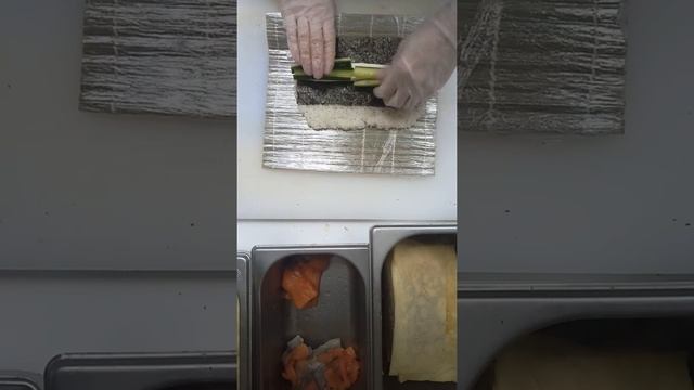 Как быстро крутить роллы смотреть онлайн