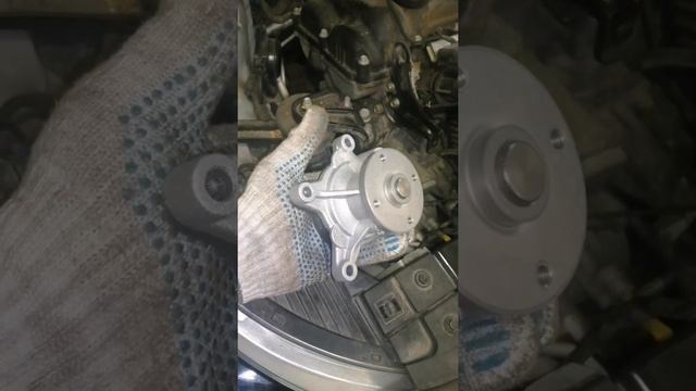 Замена помпы Хендай Солярис смотреть онлайн