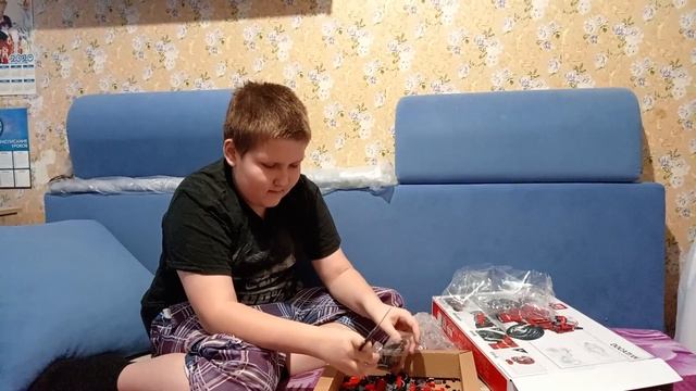 Кириллу Дед Мороз подарил большой конструктор лего мотоцикл смотреть онлайн