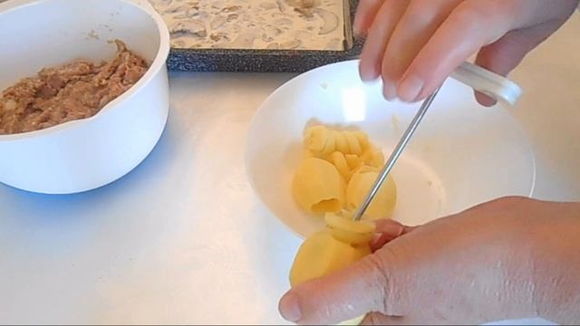 Картофель, фаршированный фаршем и запеченный в духовке. смотреть онлайн