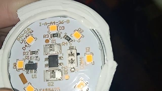 REDUCE POWER OF 7W LED BULB TO 3W INCREASE LIFESPAN ENERGY CRISIS SAVING COST OF LIVING LIFE HACK смотреть онлайн