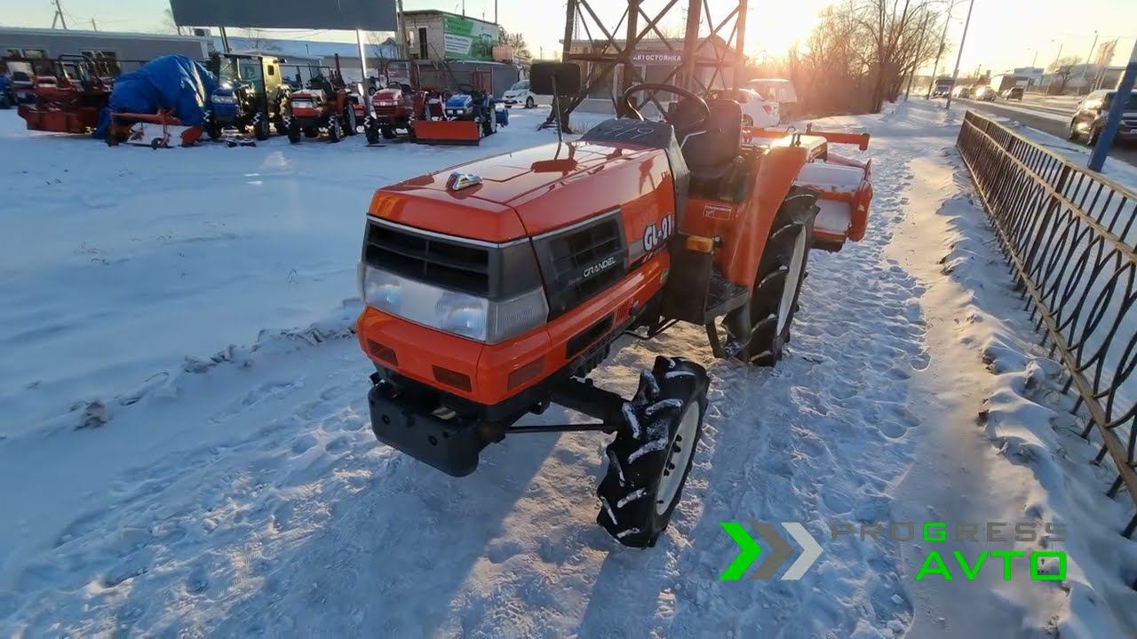 Мини трактор Kubota GL21 японский трактор с почвенной фрезой в наличии в Благовещенске реверс гур смотреть онлайн