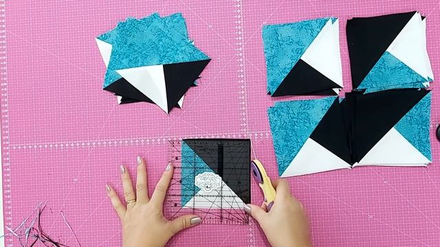 ALMOFADA PATCHWORK | Faixas Entrelaçadas - Como fazer Almofada em Patchwork apenas com quadrados! смотреть онлайн