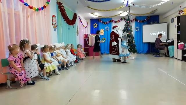 первый новогодний утренник, встреча 2019 года.mp4 смотреть онлайн