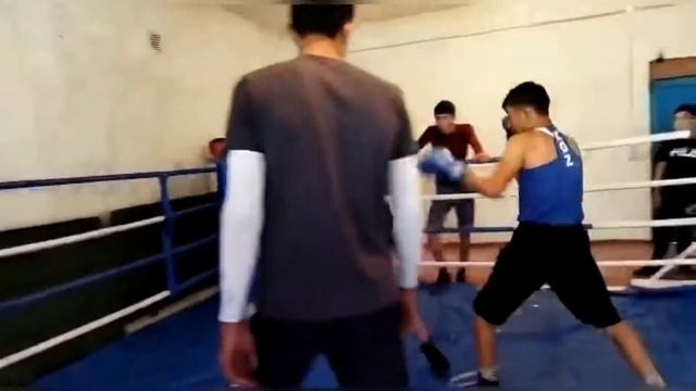 Спарринг по боксу. С.Кенеш смотреть онлайн