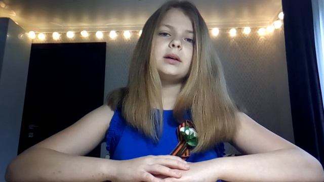 Римма Казакова | На фотографии в газете... | Мари Т смотреть онлайн