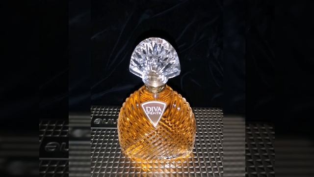 EMANUEL UNGARO-DIVA REVIEW #EaudeAndreja смотреть онлайн