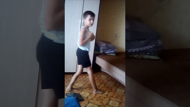 Oя показывают с тхэквондо 3 удара толио-чаги твит -чаги и паромбальтоо-чаги смотреть онлайн