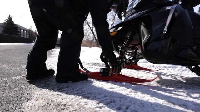 Kimpex Rouski - Retractable wheels system for snowmobiles смотреть онлайн