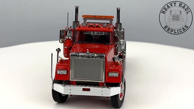 Quick Look at all 20 of the new 1:50 scale Mack Superliners смотреть онлайн