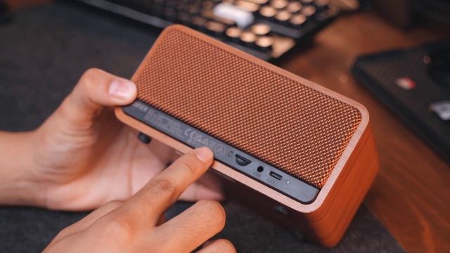 Edifier MP230 Quick Review + SOUND TEST | Budget Bluetooth Speaker! смотреть онлайн