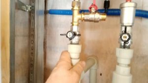 Расширительный бак для навесного газового котла Bosch.