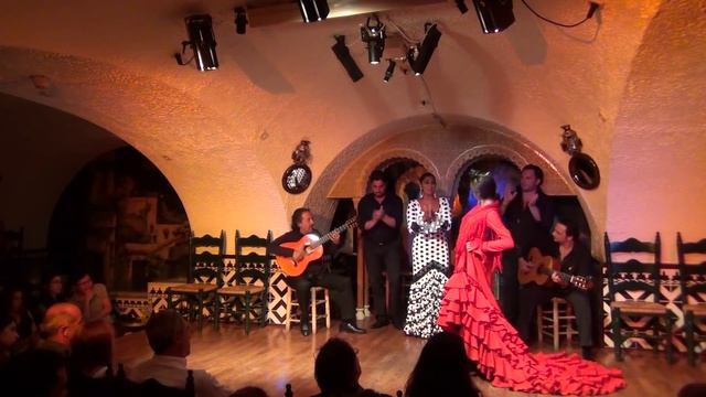 Flamenco Barcelona - Noemí Ferrer con Bata de cola @TablaoCordobes 9/7/15 (II) смотреть онлайн