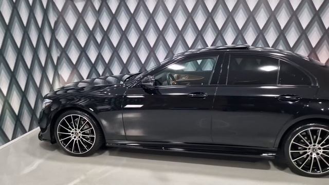 Mercedes-Benz E-Klasse E 200 4MATIC // AMG EXCLUSIVE PAKET // MEGA OPTIK // LEASINGFÄHIG // 1.BESIT смотреть онлайн