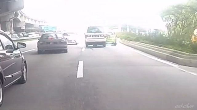 Daily Commute #020 - Van Cium Honda Jazz - Kawasaki Ninja 250 2018 смотреть онлайн