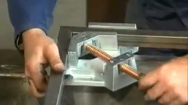 BESSEY Металлический угловой зажим WSM смотреть онлайн