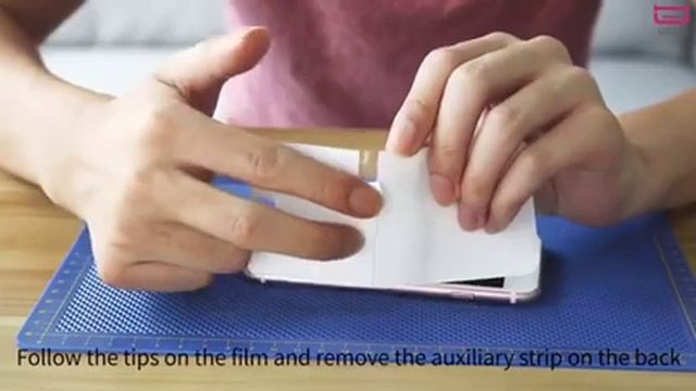 Видео инструкция по наклеиванию гидрогелевой плёнки марки ROCK смотреть онлайн