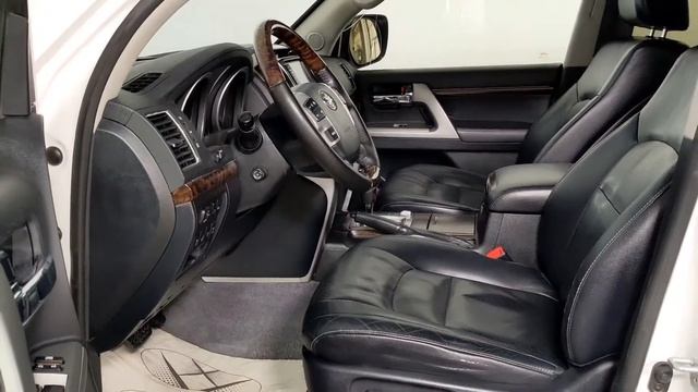 Toyota Land Cruiser (АВ304) смотреть онлайн
