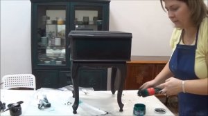 Как перекрасить и реалистично состарить мебель