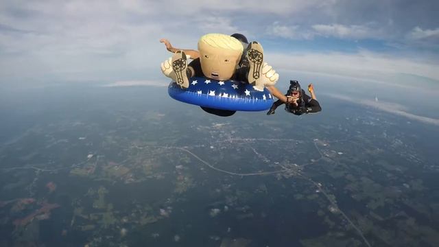 Donald Trump Skydive смотреть онлайн