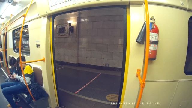 [Парад Поездов 2021] Закрытие дверей вагона 81-720.1М "Яуза" №0034 смотреть онлайн