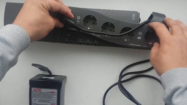 APC Back UPS ES 350  замена батареи, обзор, ремонт ИБП (BF350-GR)