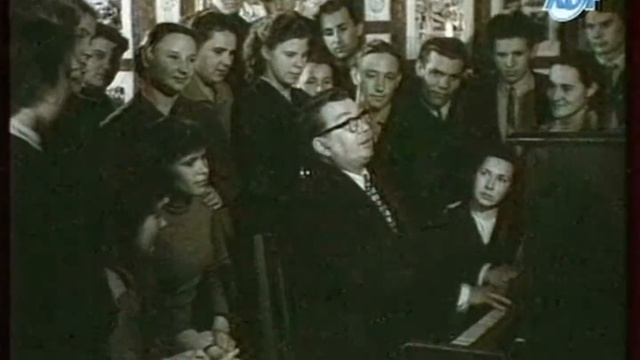 Подмосковные вечера Поёт автор Соловьев-Седой Podmoskovnye Vechera Soloviov-Sedoi смотреть онлайн