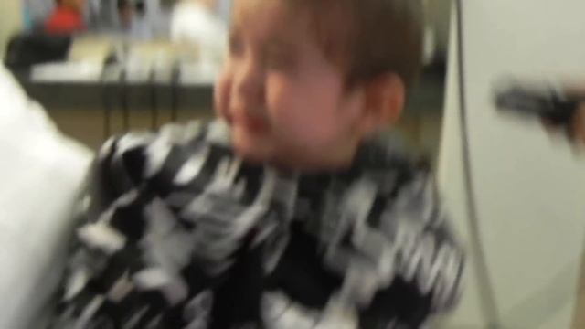 Baby's first haircut смотреть онлайн