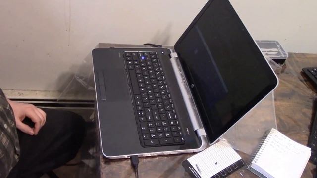 Replacing The Keyboard On A HP Pavilion 15 Notebook PC смотреть онлайн