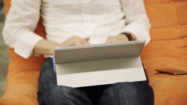 Surface Pro 3 vs. MacBook Air: can Microsoft steal the crown? смотреть онлайн