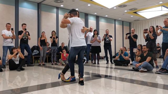 Kizomba Dance 2020 Tarraxinha - Miguel and Susana смотреть онлайн