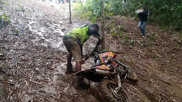 TANJAKAN    PALING LICIN DAN EXTRIME . RATUSAN RIDER   KO   ..... JALUR KALIMANTAN TIMUR
