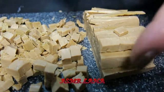 ASMR -РЕЖИМ МЯГКОЕ МЫЛО ..ШЕПОТ ,ПОСТУКИВАНИЕ ..ЗВУКИ .We cut soap, the soap sounds, asmr soap. смотреть онлайн