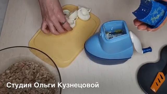Салат мимоза с помощью Волшебной мельницы от Тапервер. смотреть онлайн