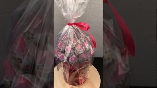 Букет из киндеров в шляпной коробке смотреть онлайн