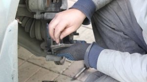 #19 - Замена тормозных колодок на Subaru Legacy