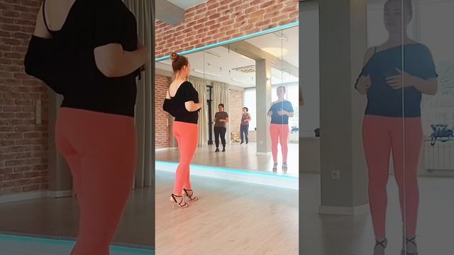 Кизомба Женский Стиль Урок Волны. Kizomba Lady Style Lesson Waves смотреть онлайн