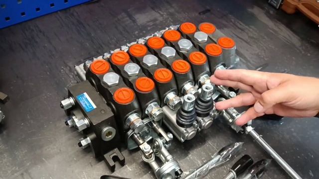 6 рс100 с Джойстиками DCV100/6 Китай+клапана,альтернатива Болгарскому 6рс100 на Экскаватор МТЗ ЮМЗ смотреть онлайн